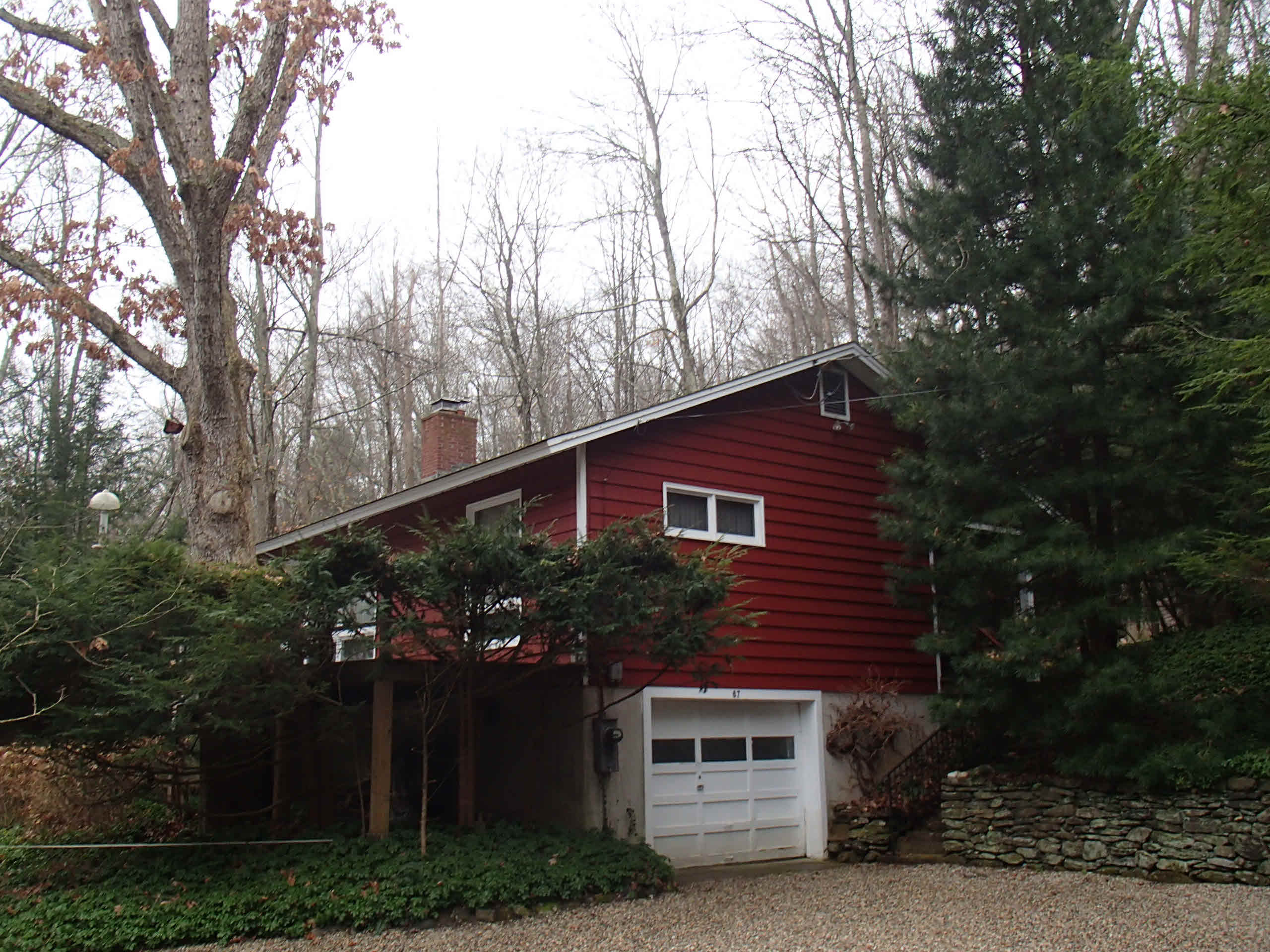 Building photograph for 67 BEACH HILL RD WEST
